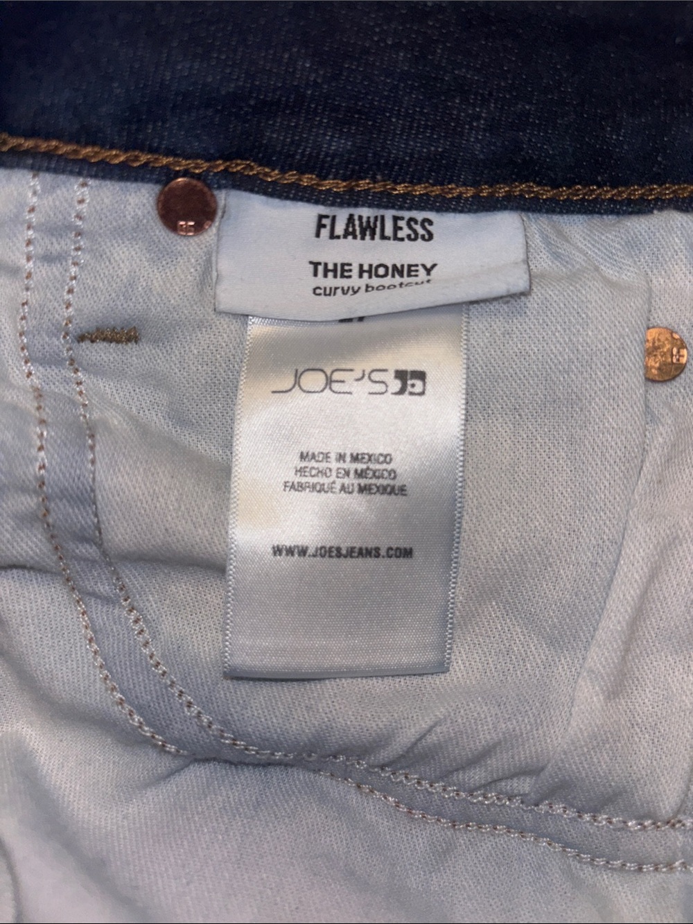Joe’s Jeans Flawless the Honey Curvy Bootcut - Picture 4 of 5